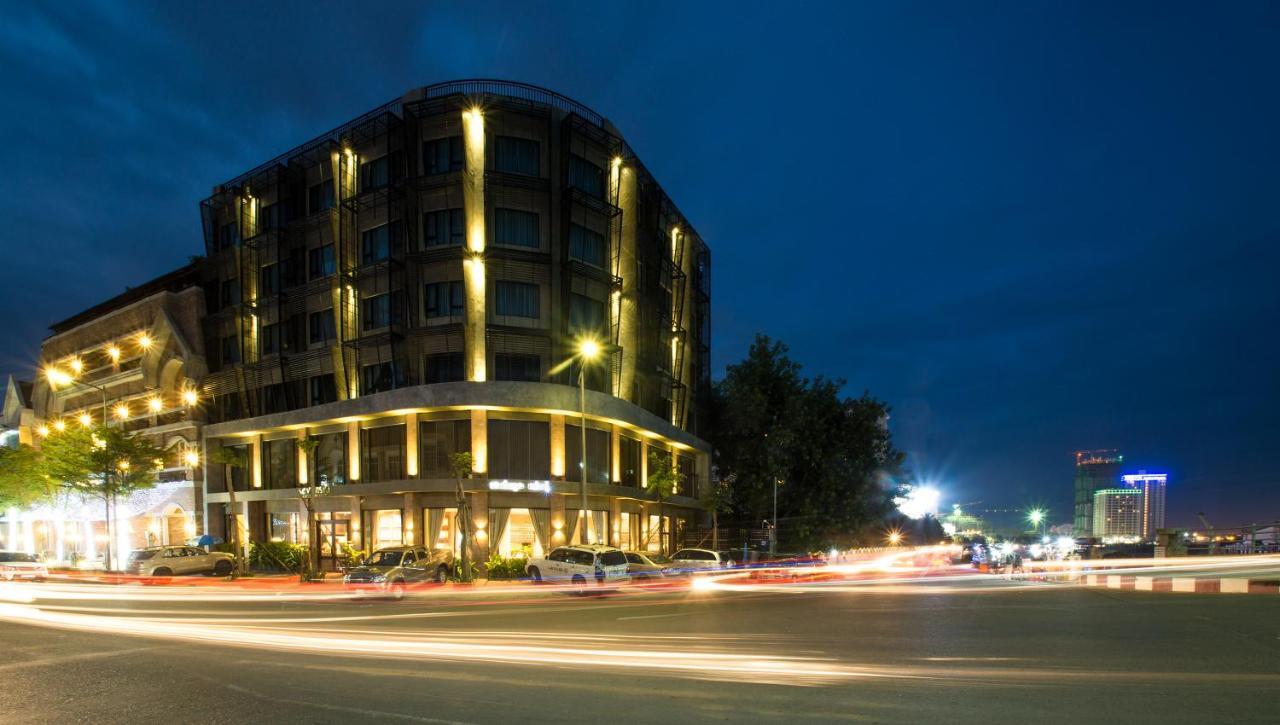 Almond Hotel Bassac River Phnom Penh Exteriör bild